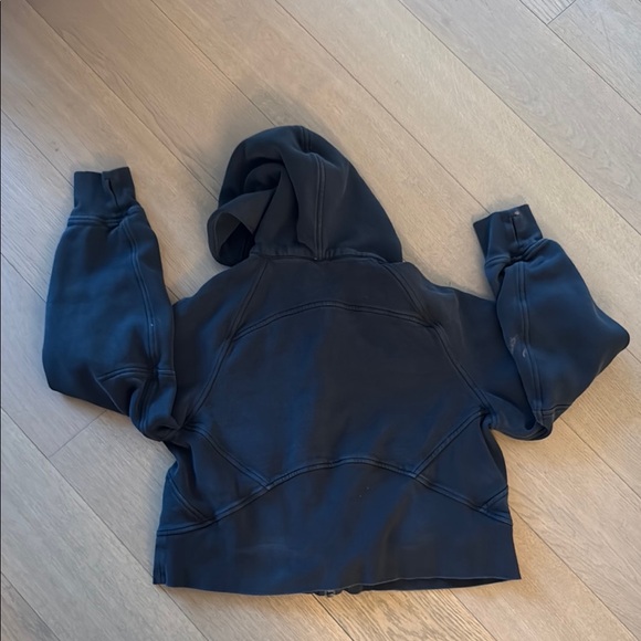 Lululemon oversized cropped scuba hoodie - Picture 9 of 9